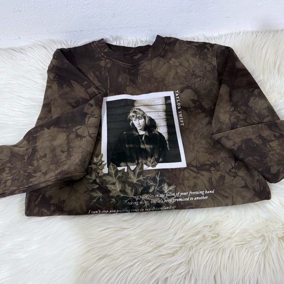 Sweaters - Your Ivy Grows Crewneck